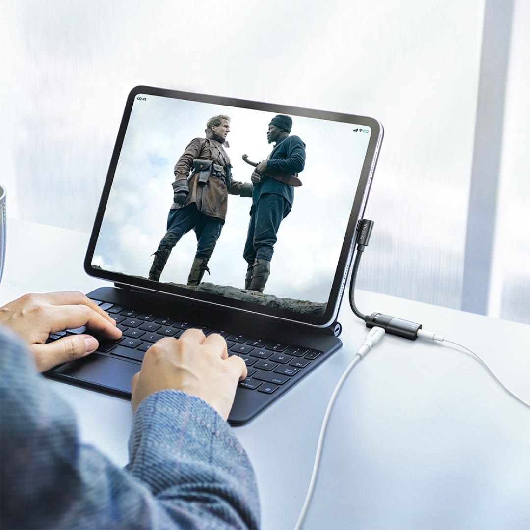عکس مبدل تایپ سی به تایپ سی و جک 3.5mm مدل Mcdodo CA-188 اتصال به لپ تاپ Mcdodo CA-188 Usb-C digital audio adapter