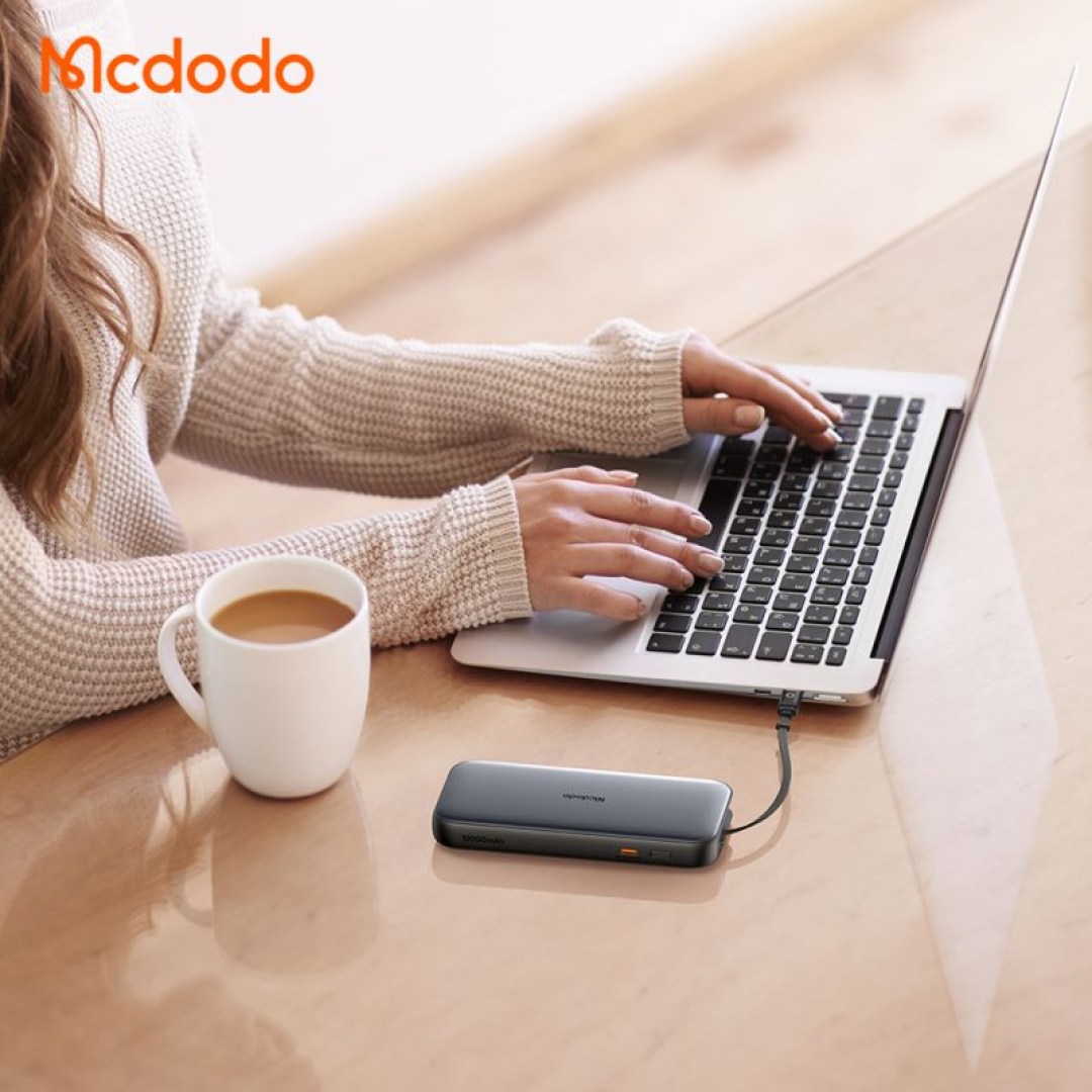 عکس پاوربانک 35 وات مک دودو مدل MC-0730 ظرفیت 10000mAh با کابل جمع شونده اوربانک 35 وات مک دودو مدل MC-0730 ظرفیت 10000mAh با کابل متصل برای شارژ لپ تاپ