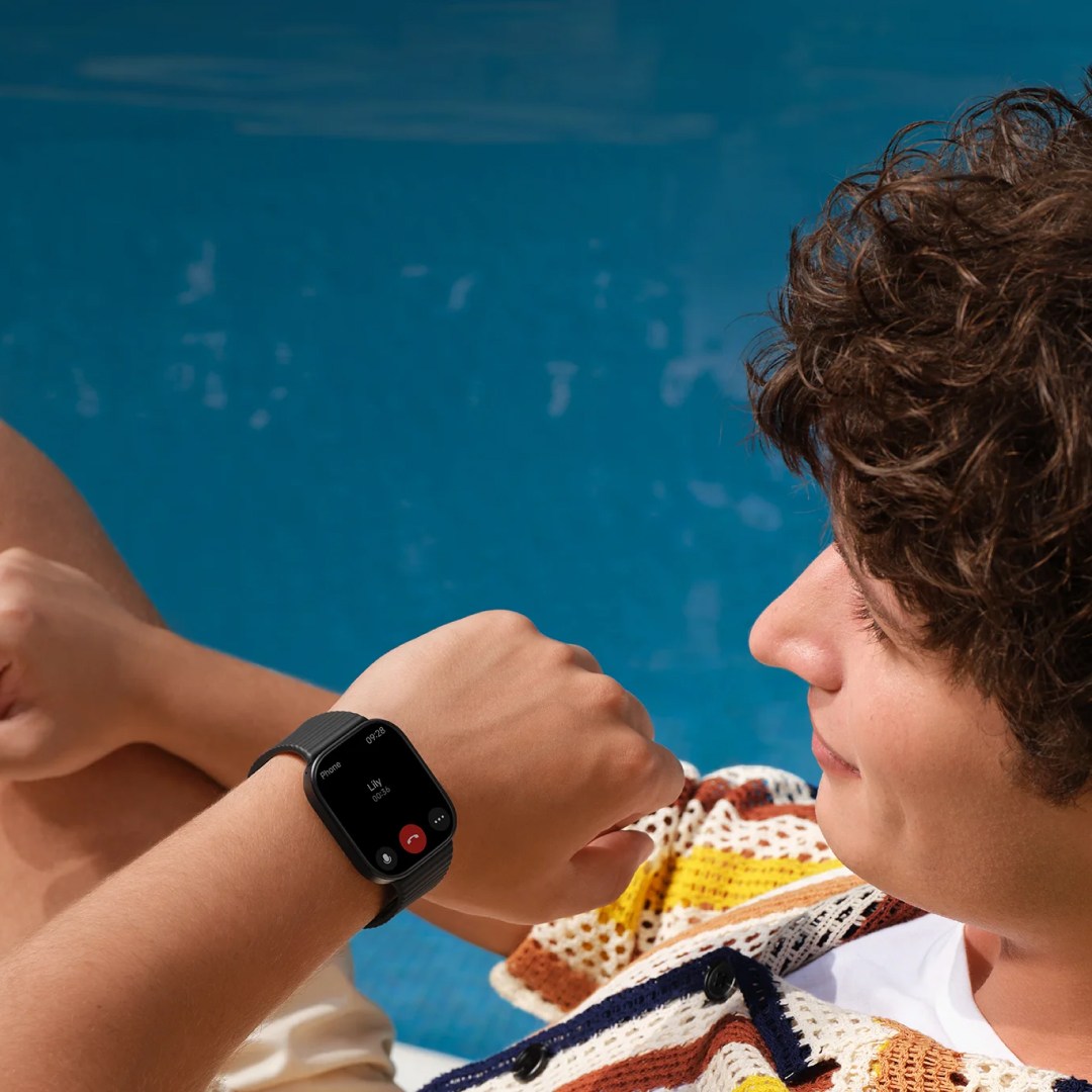عکس ساعت هوشمند Redmi Watch 6 Lite شیائومی | 1.96 اینچ ساعت هوشمند مدل Redmi Watch 6 Lite شیائومی | 1.96 اینچ | در دست