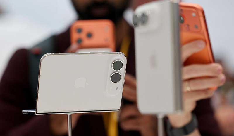 پشت و دوربینiPhone Duo تاشو
