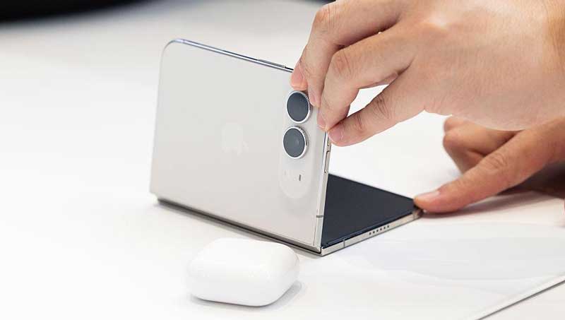 نمایشگر iPhone Duo تاشو