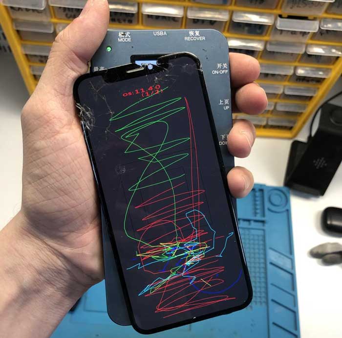 Ghost Touch و ناحیه مرده بعد از تعویض نمایشگر